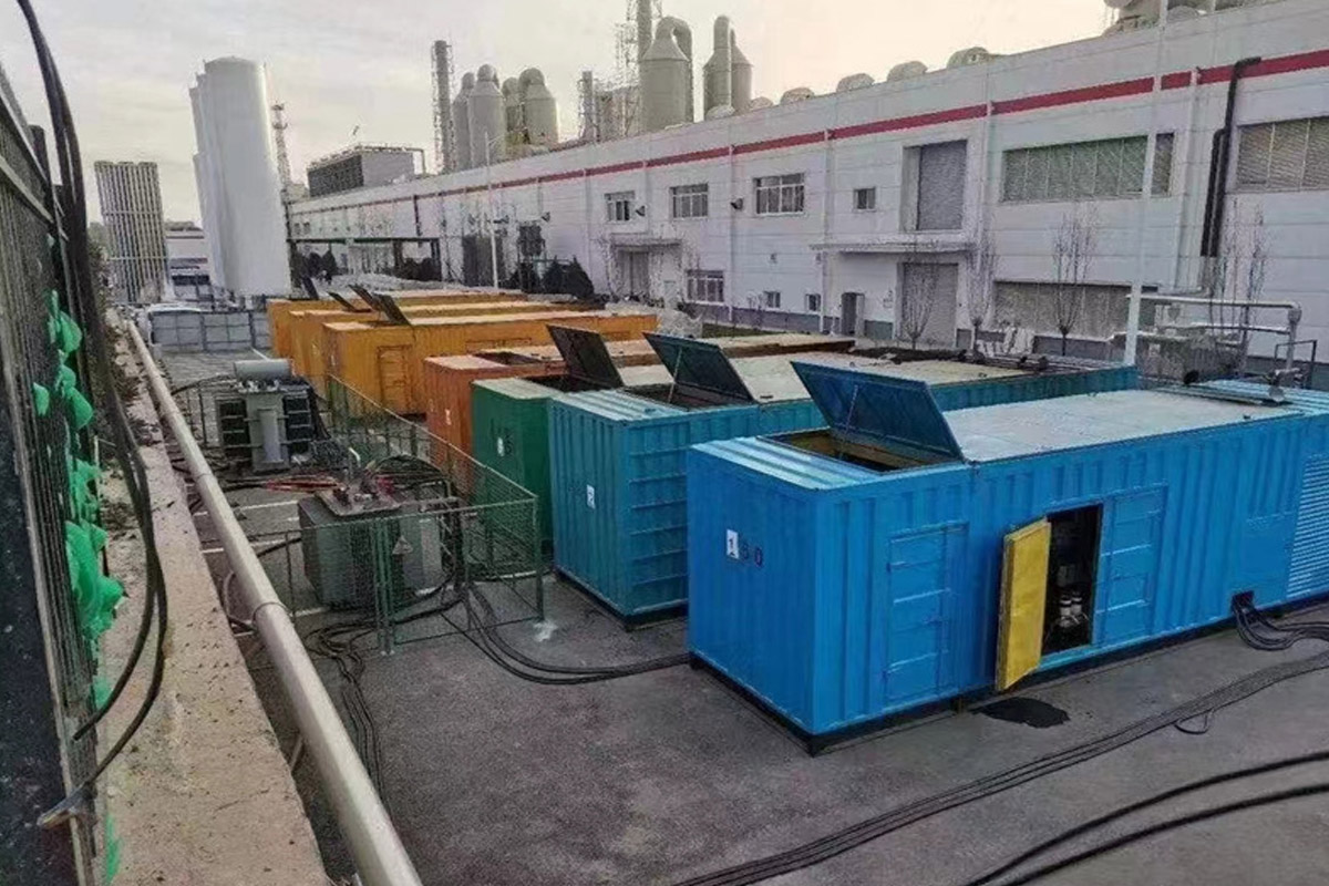华龙发电机租赁施工现场